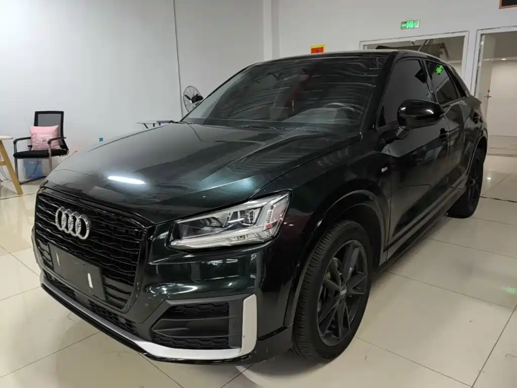 Audi Q2L