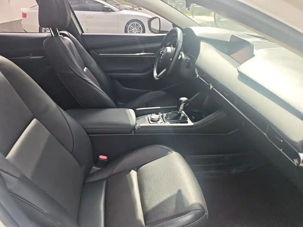 Mazda 3 Axela — миниатюра 7