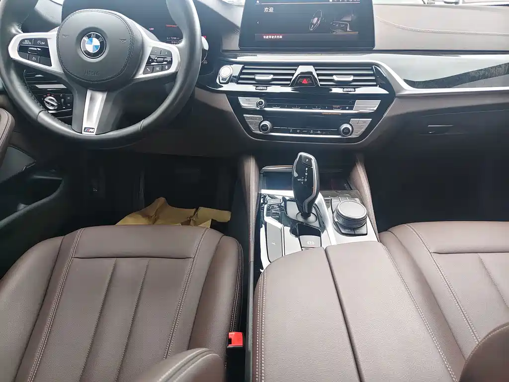 BMW 5 Series — миниатюра 7