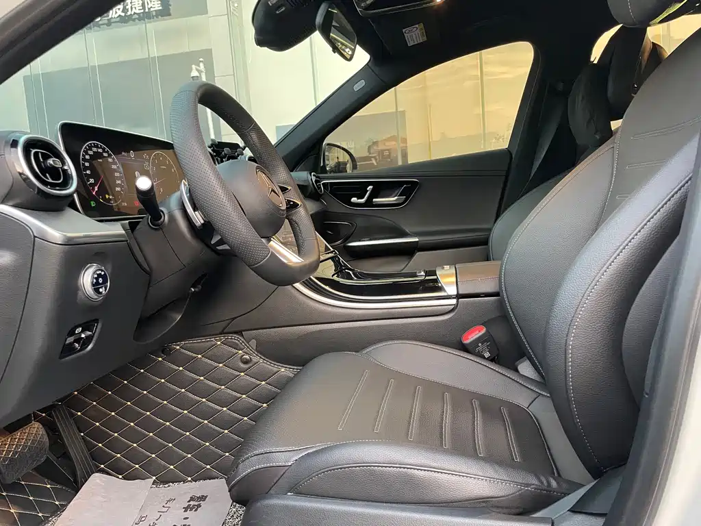 Mercedes-Benz C-Class — миниатюра 4
