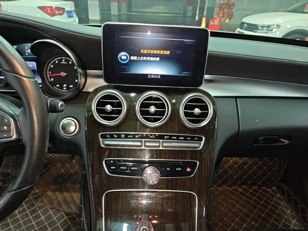 Mercedes-Benz C-Class — миниатюра 13