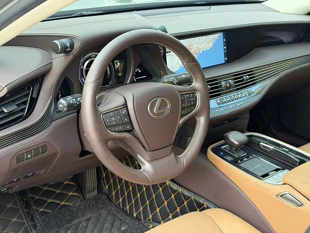 Lexus LS — миниатюра 4