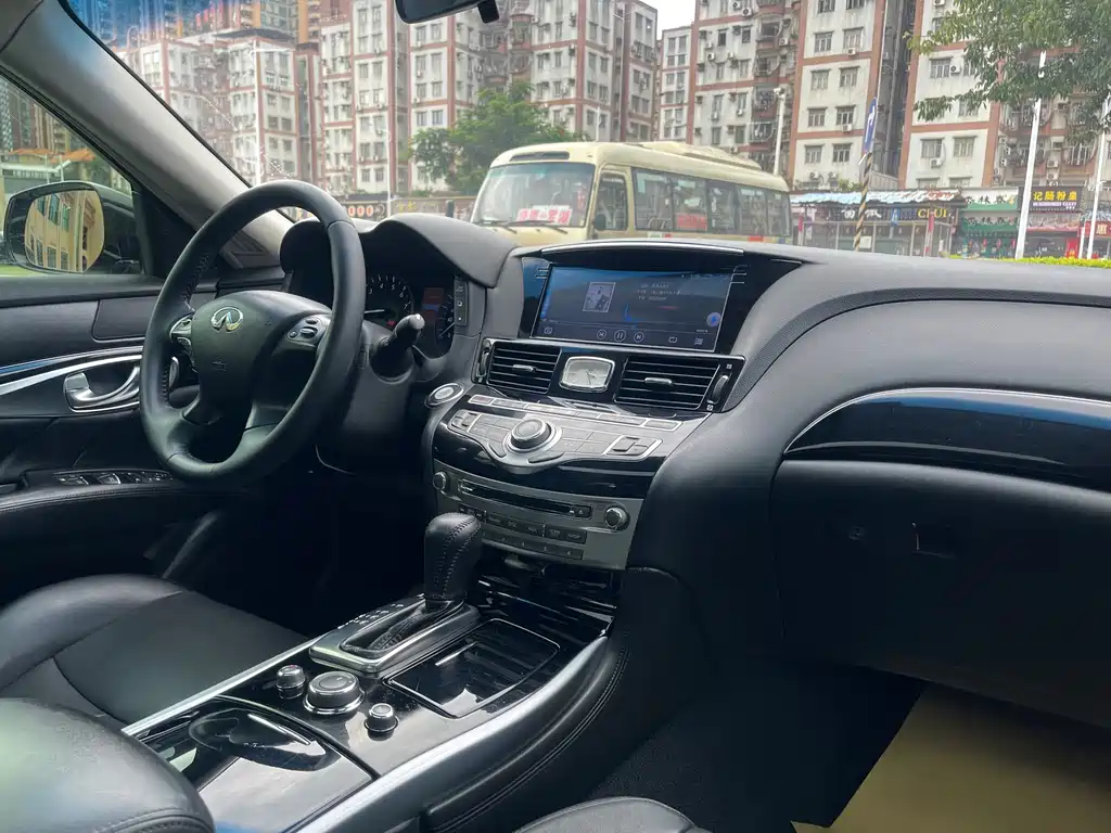 Infiniti Q70 — миниатюра 14