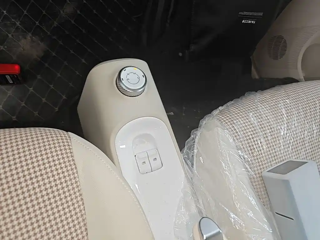 Wuling MINIEV — миниатюра 14