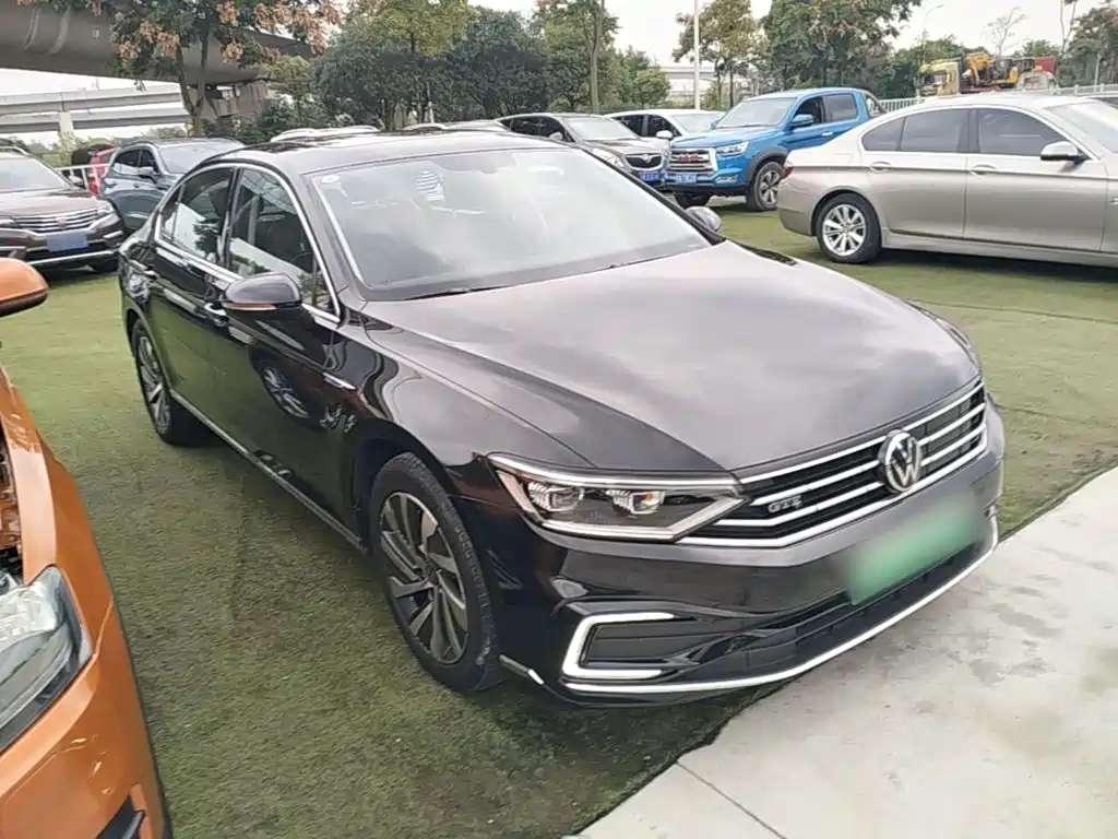 Volkswagen Magotan PHEV — миниатюра 4