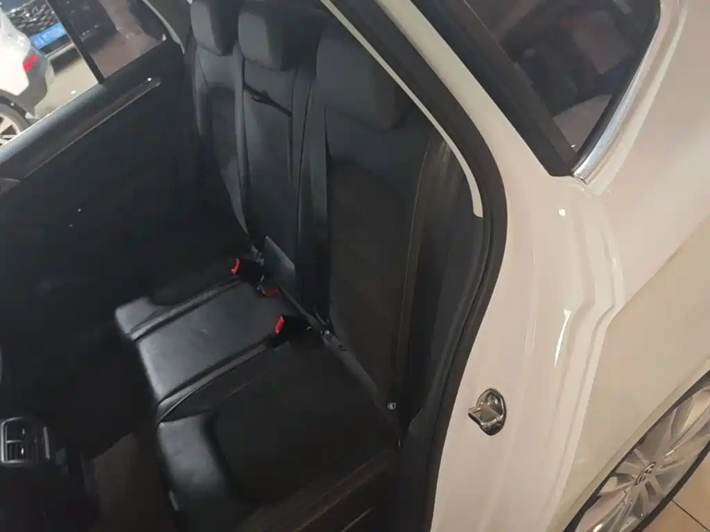 Volkswagen Golf Sportsvan — миниатюра 17