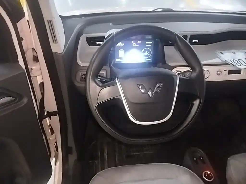 Wuling MINIEV — миниатюра 11