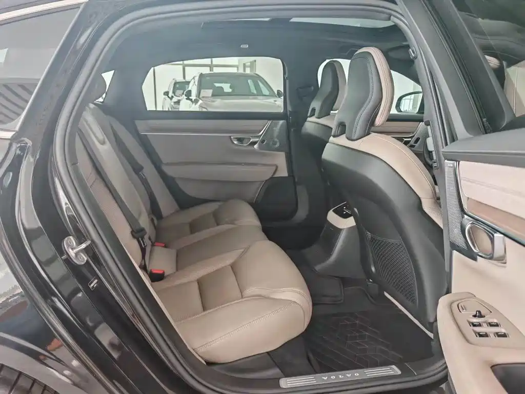 Volvo S90 PHEV — миниатюра 22