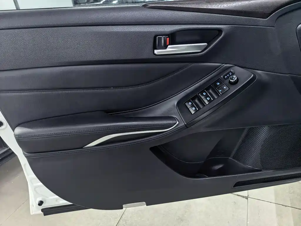 Toyota Avalon 2019 2.0L Luxury VI