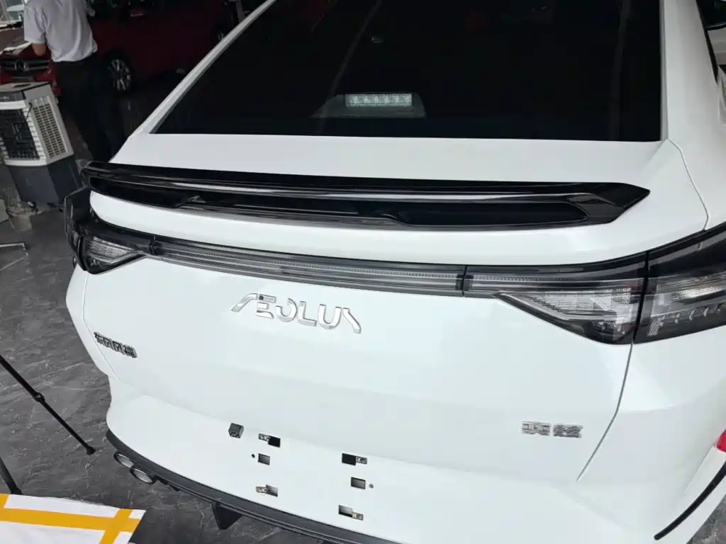 Aeolus Yixuan — миниатюра 6