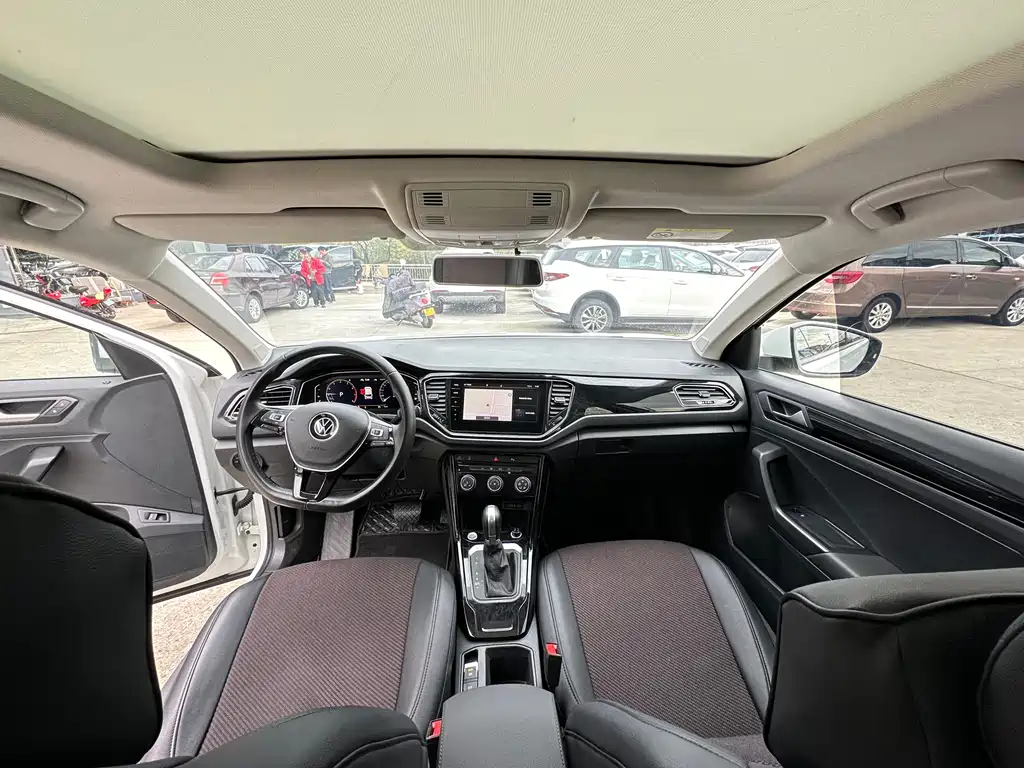 VOLKSWAGEN T ROC EXPLORING SONGS