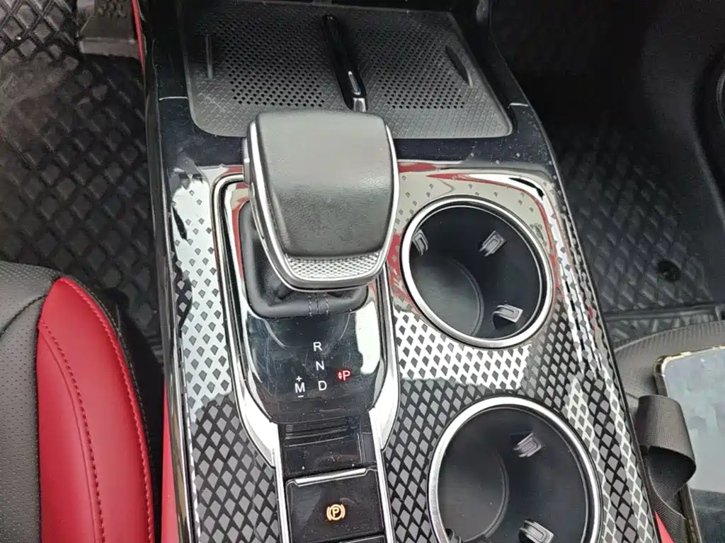 Hongqi Hongqi HS3 — миниатюра 14