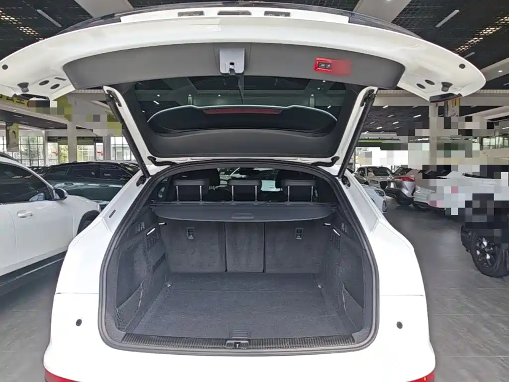 Audi Q5L Sportback — миниатюра 19