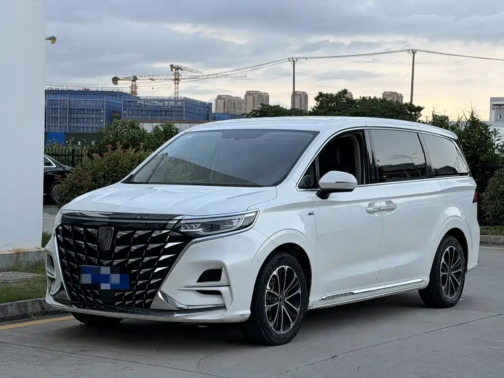 Roewe iMAX8