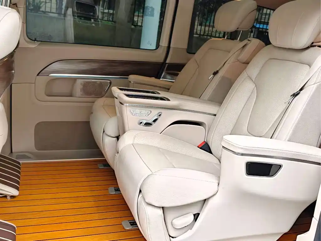 Mercedes-Benz V-Class — миниатюра 13