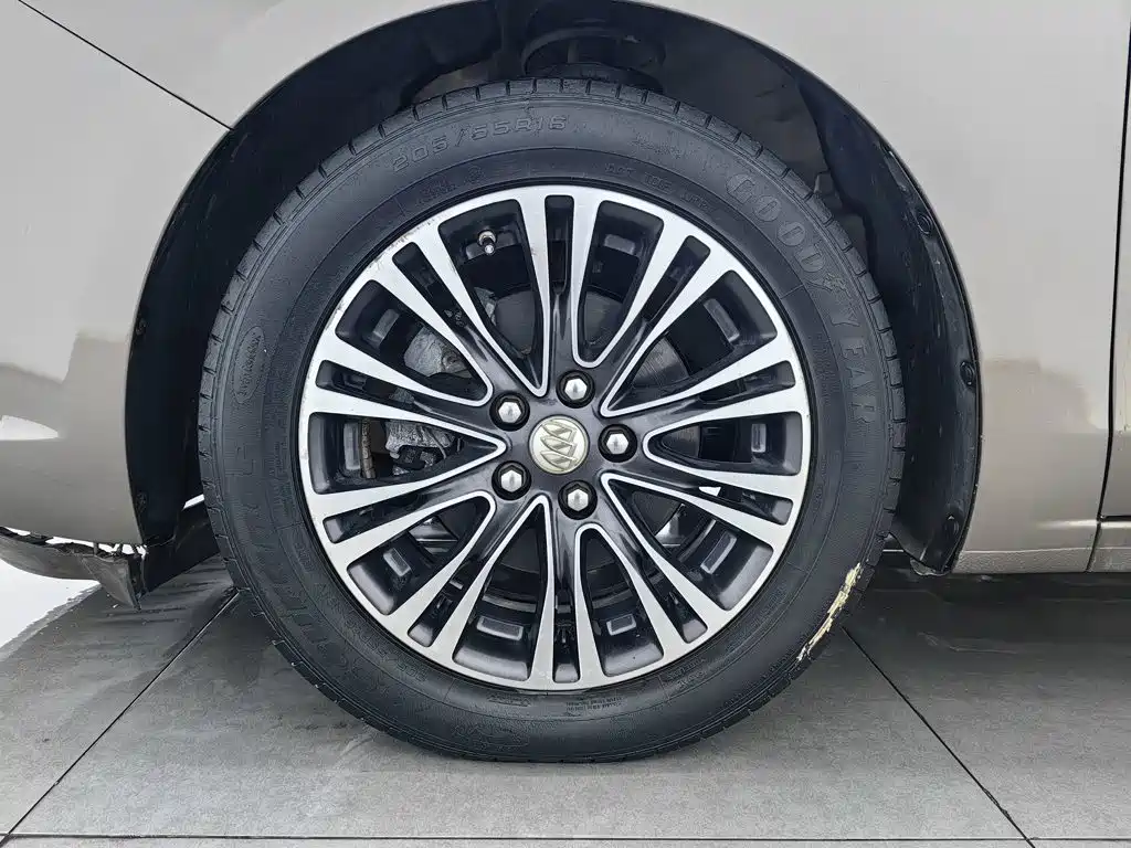 Buick Excelle — миниатюра 17