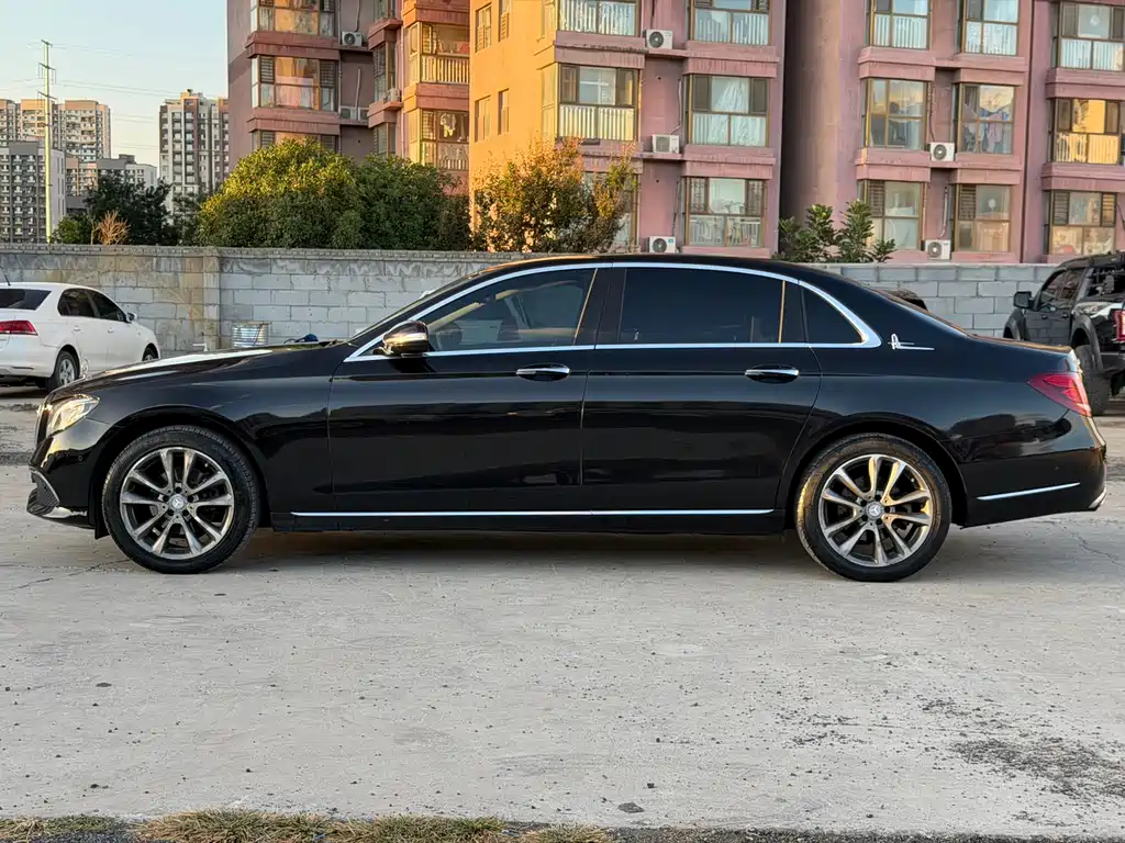 Mercedes-Benz E-Class — миниатюра 3