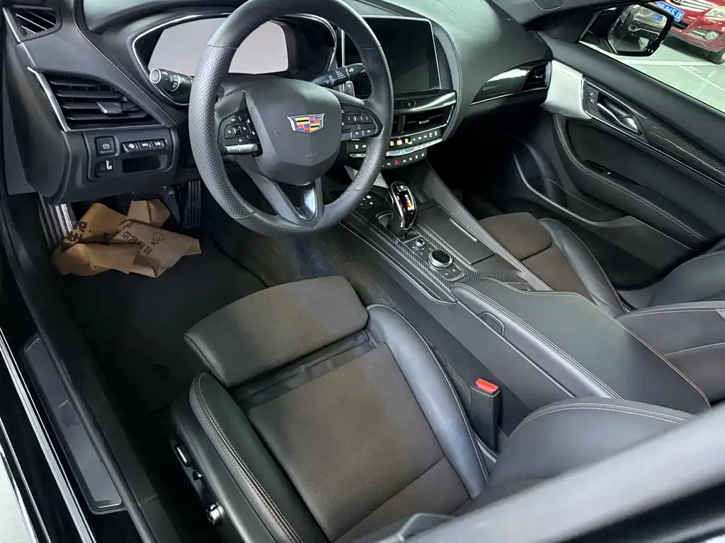Cadillac CT5 — миниатюра 4