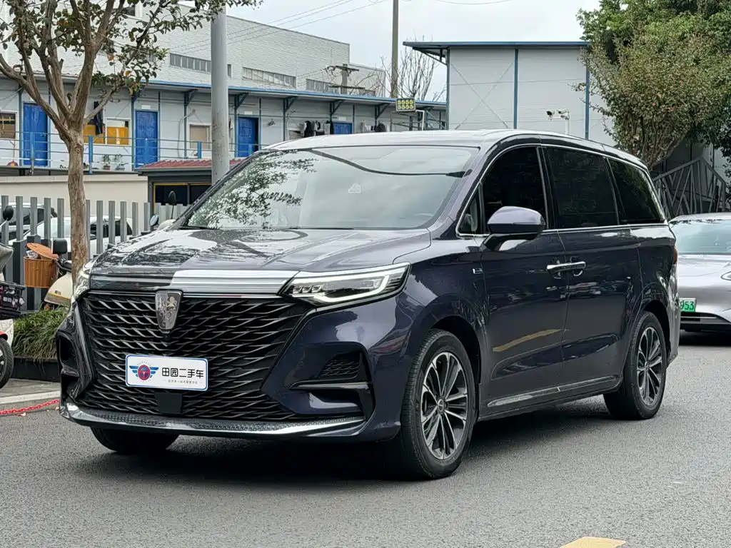 Roewe iMAX8
