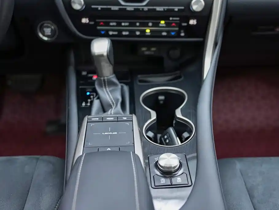 Lexus RX — миниатюра 14