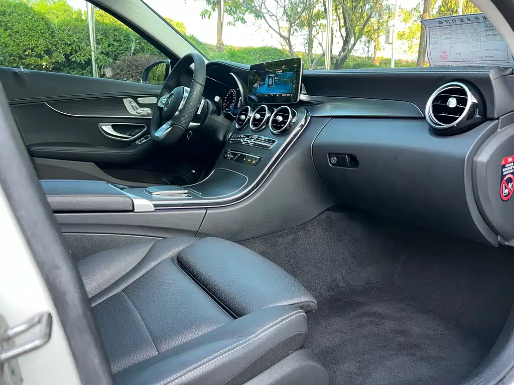 Mercedes-Benz C-Class — миниатюра 14