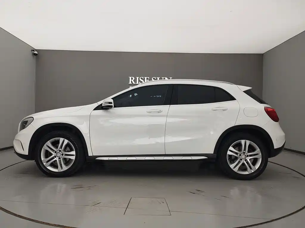 Mercedes-Benz GLA — миниатюра 7
