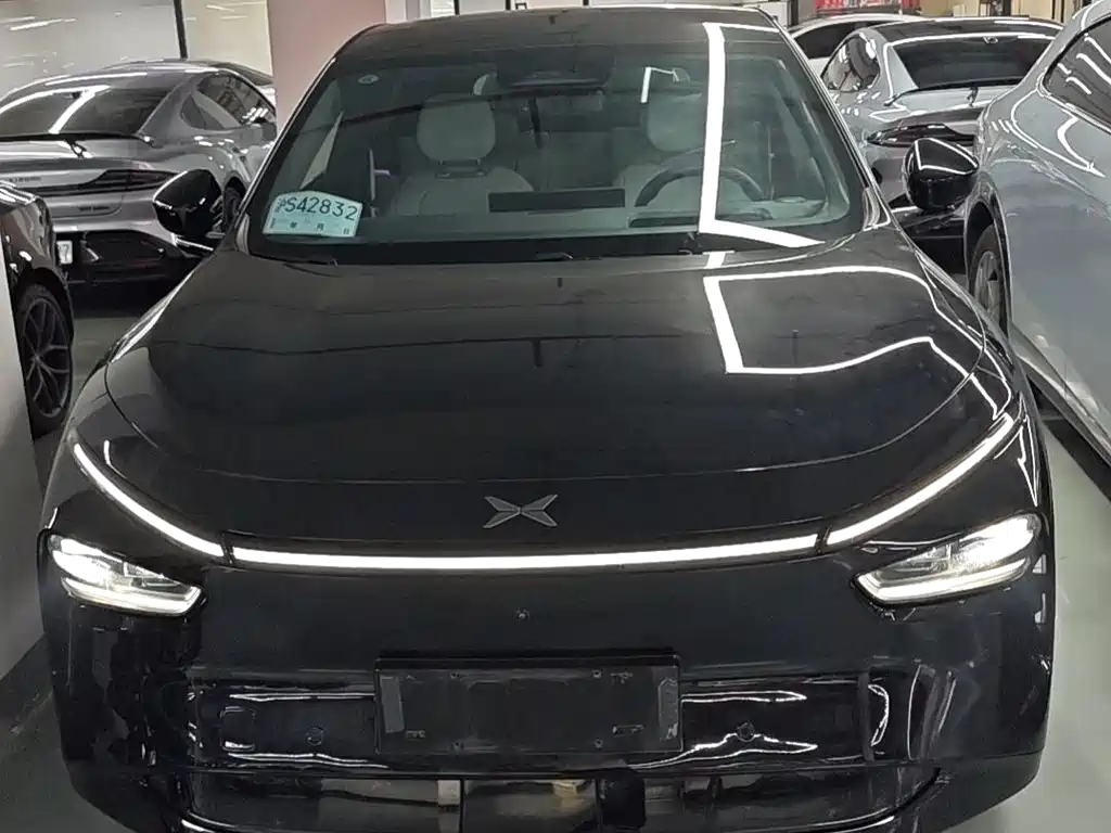 Onvo L90 2025 Max мест