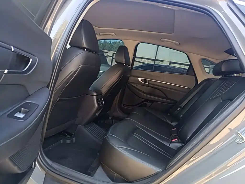 Hyundai Sonata — миниатюра 17