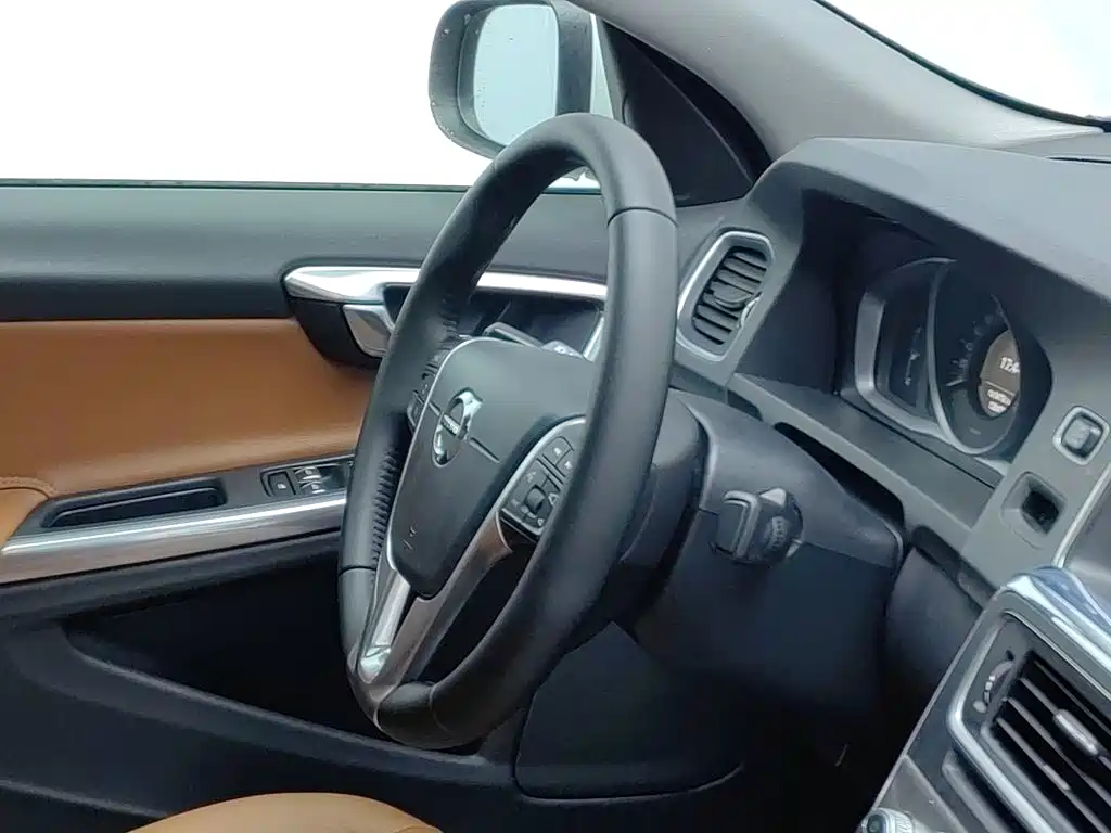 Volvo S60 — миниатюра 22