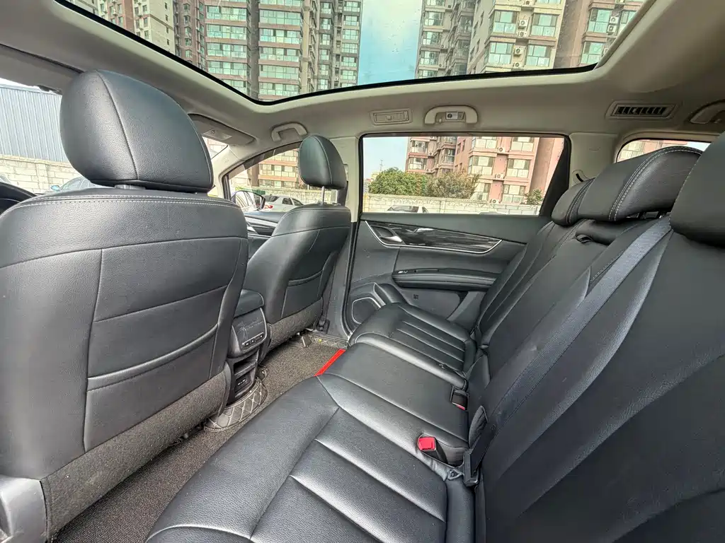 BYD MAX — миниатюра 8