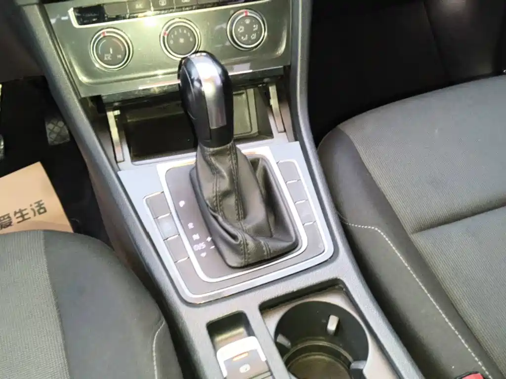 Volkswagen Golf — миниатюра 14