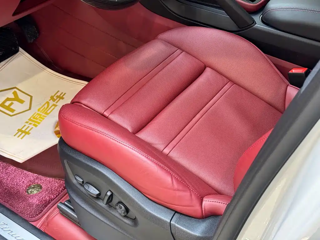 Porsche Cayenne — миниатюра 7