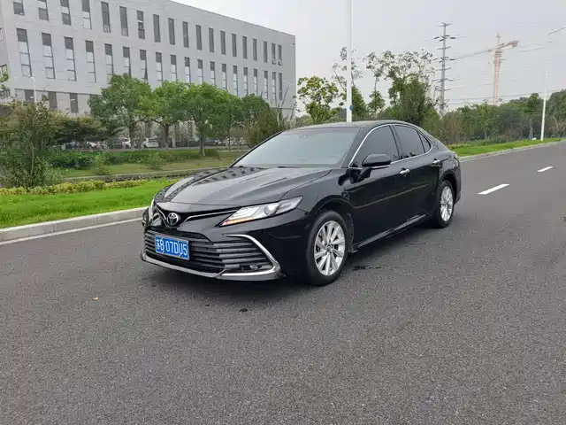 TOYOTA CAMRY 2021