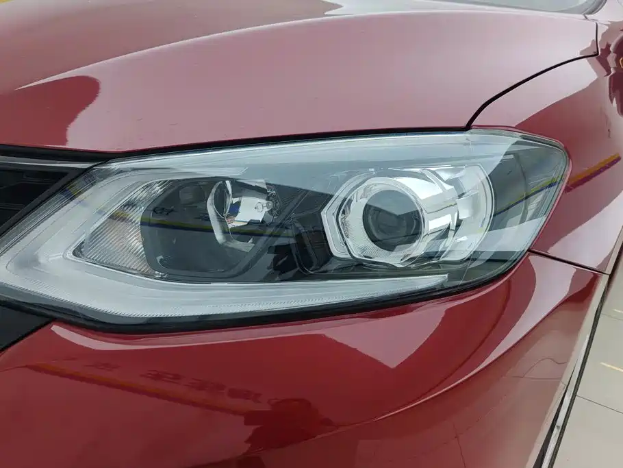 Nissan Tiida — миниатюра 5