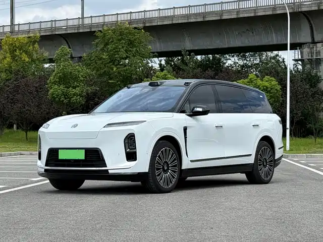 NIO ES8