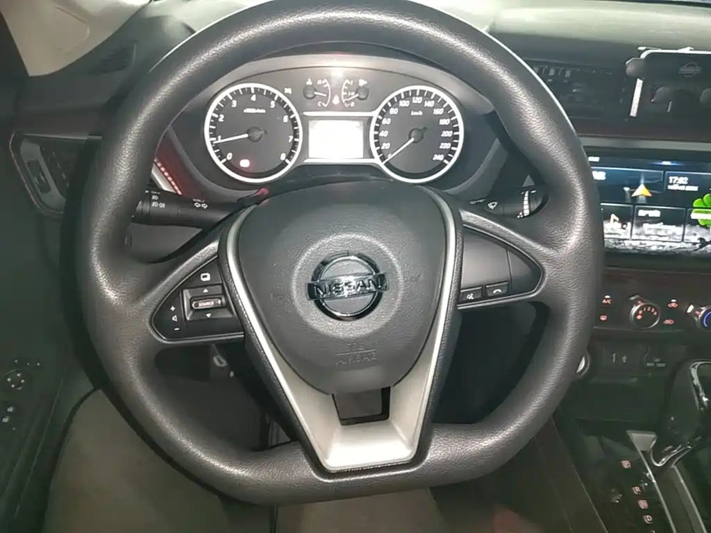 Nissan Bluebird — миниатюра 11