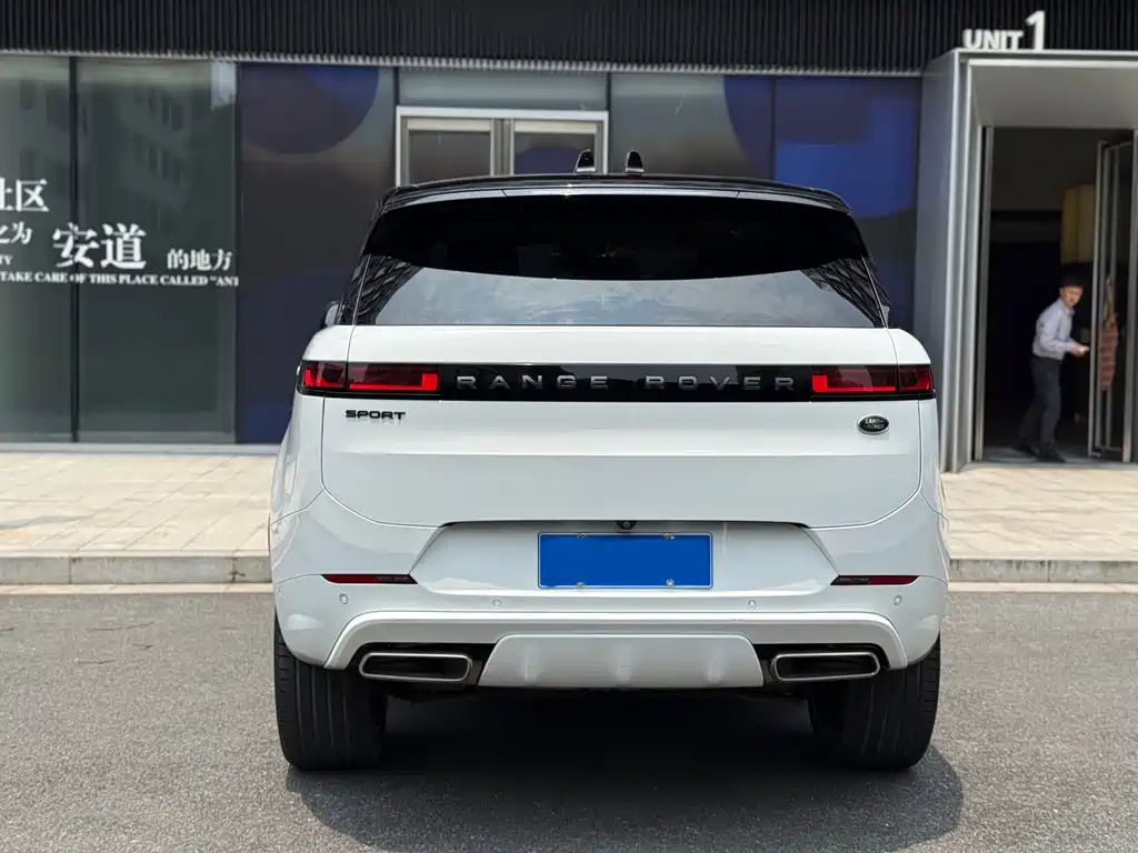 Land Rover Range Rover Sport 2023 400PS Dynamic SE