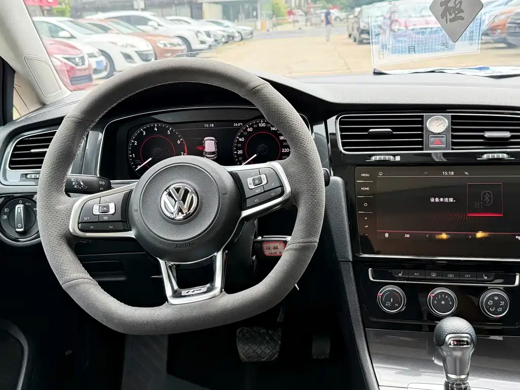 Volkswagen Golf — миниатюра 6