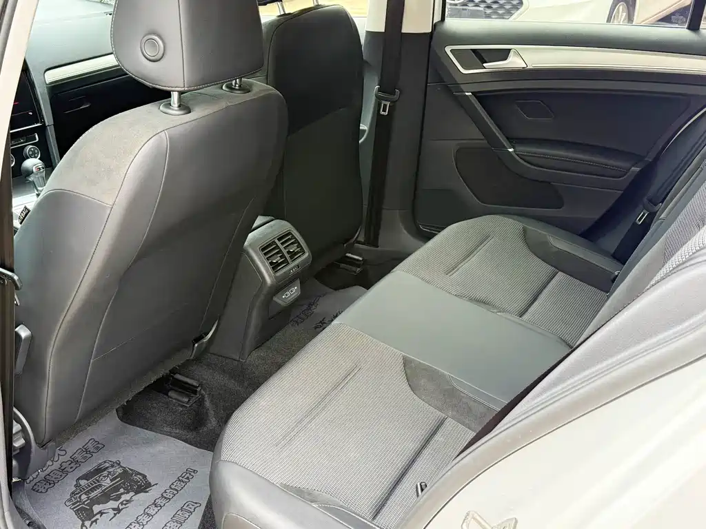 Volkswagen Golf — миниатюра 5