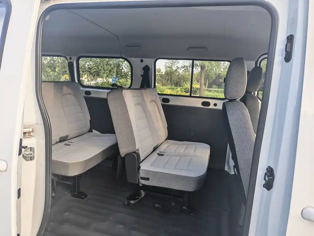 Wuling Yangguang — миниатюра 17
