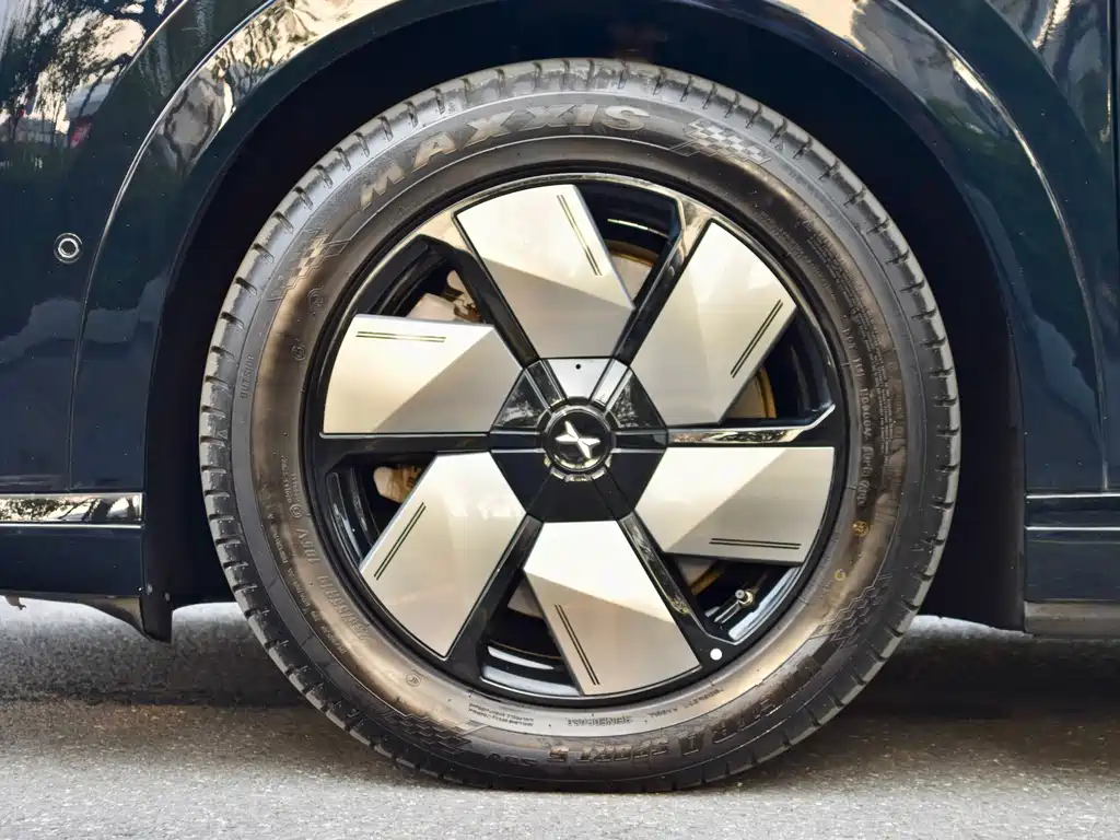 XPeng X9 — миниатюра 7