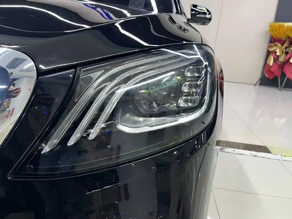 Mercedes-Benz S-Class — миниатюра 13