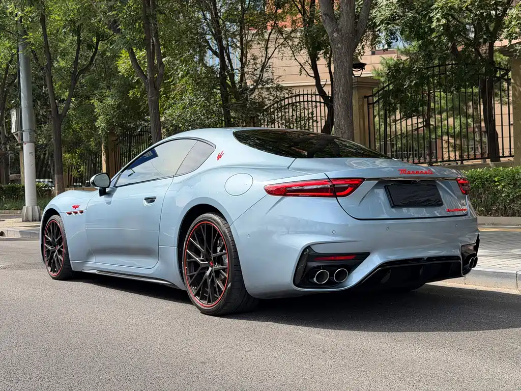 Maserati GranTurismo — миниатюра 5