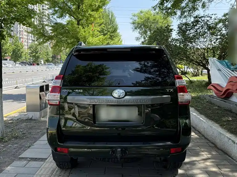 Toyota Land Cruiser Prado 2016 2.7L AT Standard