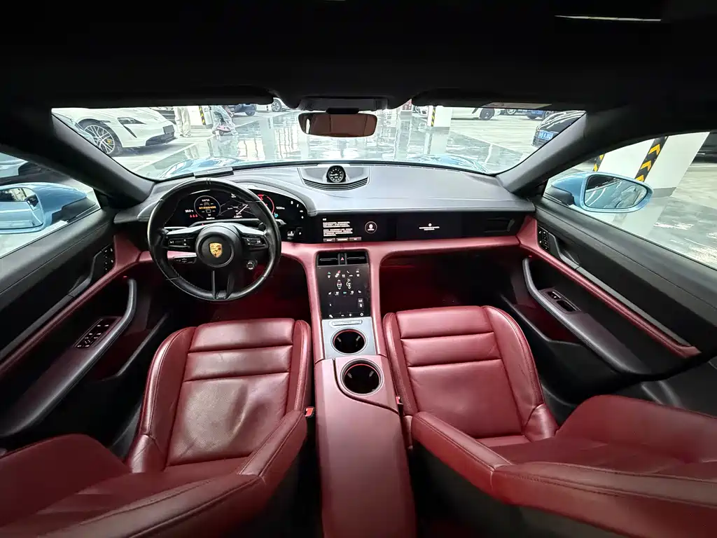 Porsche Taycan — миниатюра 9