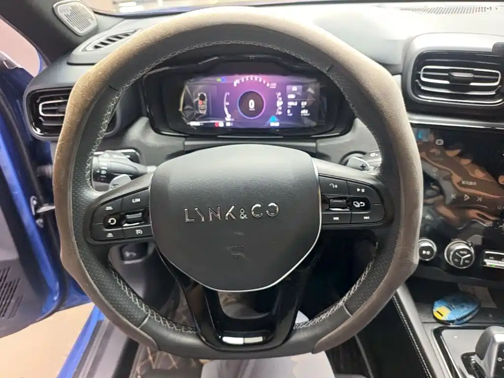 Lynk & Co 03 — миниатюра 11