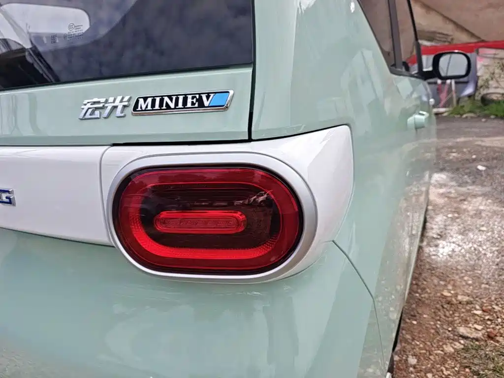 Wuling MINIEV — миниатюра 8