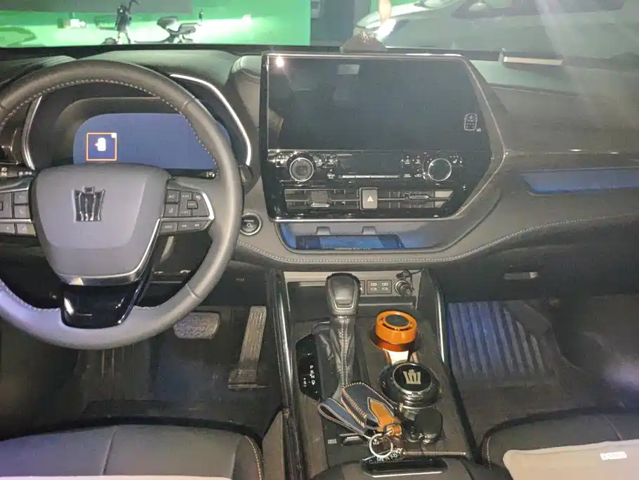 Toyota Crown Kluger — миниатюра 12