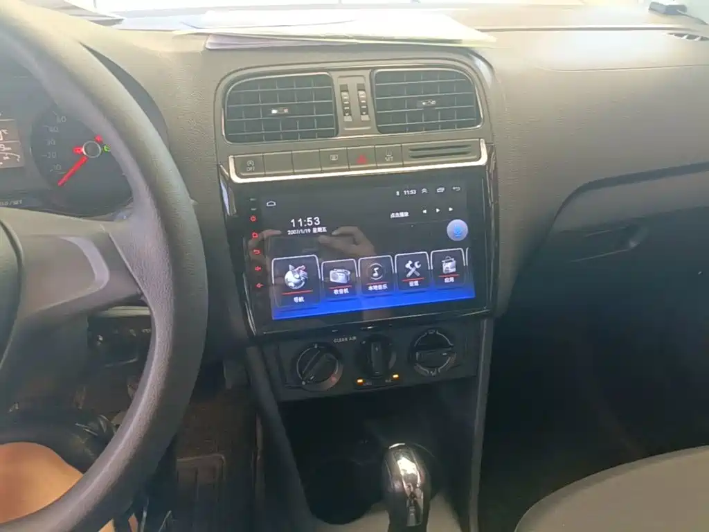 Volkswagen Polo — миниатюра 13