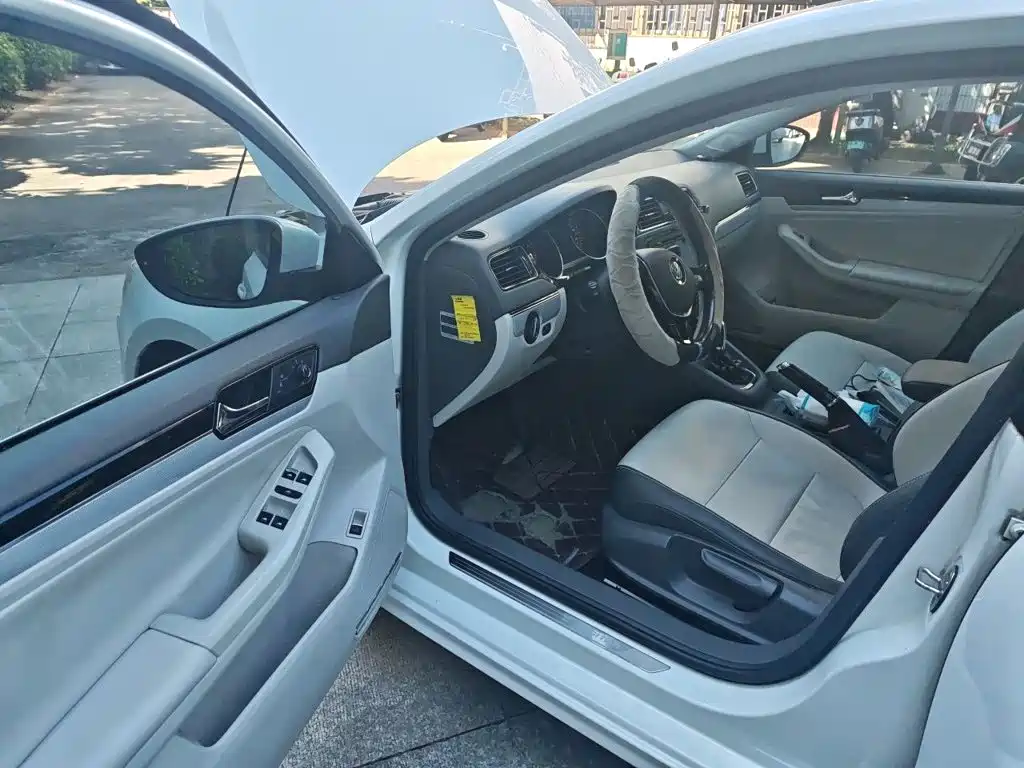 Volkswagen Sagitar — миниатюра 12